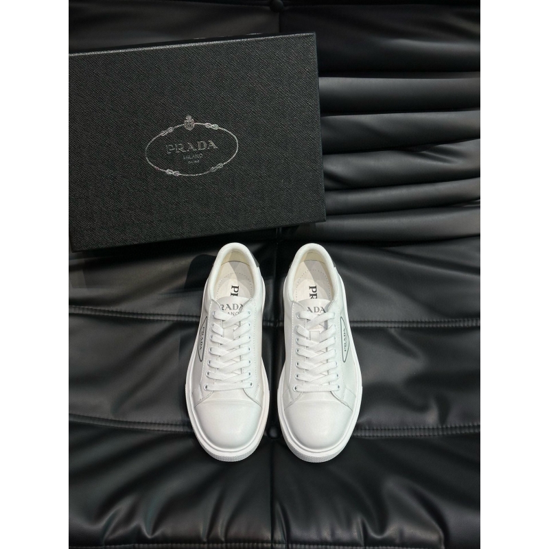 Pra*a sneakers